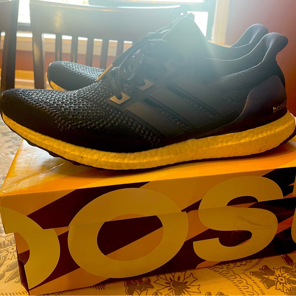 Ultraboost mens sneakers